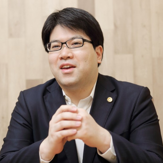 代表弁護士 有森 文昭